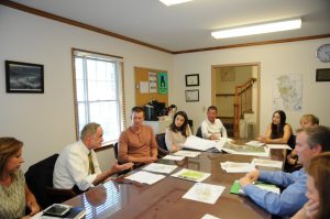 Senator Tom Carper discusses water policy at DWRC, Aug 2016